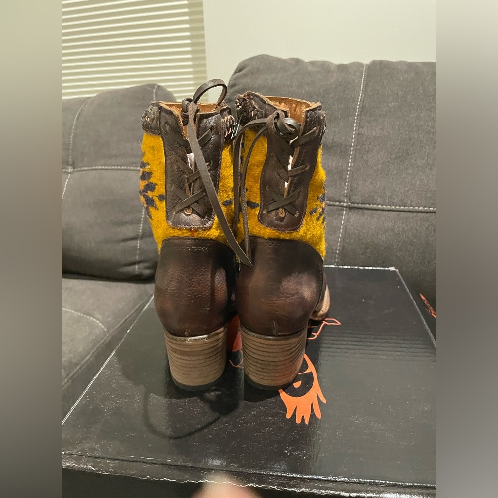 Freebird Songbird distressed booties brown leather size and 8 - Picture 4 of 8
